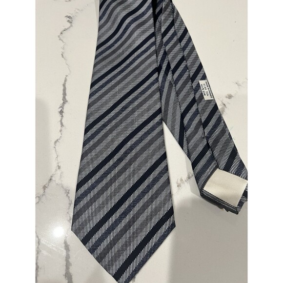 Classic Hermes Silk Tie 5144 HA Made In France. 💯 Percent Silk - Picture 1 of 4